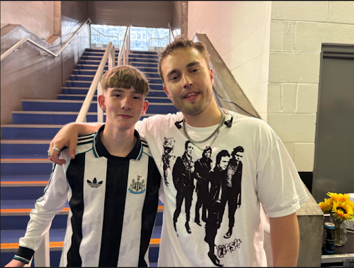 From Classroom to Stadium: Year 10 Pupil Wows Crowd with Sam Fender