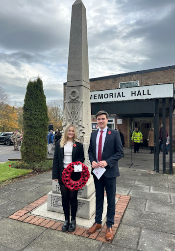 Ponteland High Students present Remembrance Day wreath