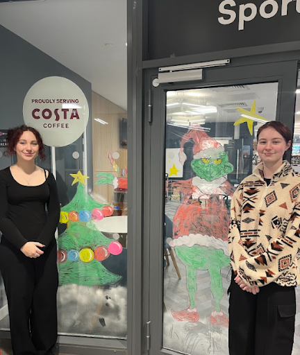 Festive Flair at The Hive Bar: Year 13 Students Deck the Halls!