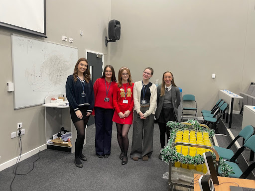 Sixth Form Students Host Festive Morning for Year 6 Pupils